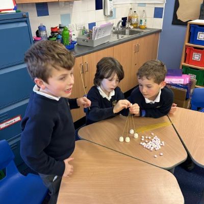 Investigating the importance of teamwork in PSHE